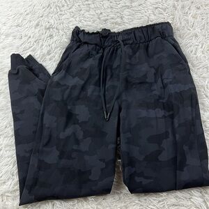 Lululemon Stretch High-Rise Jogger *Full Length Heritage 365 Camo Deep Coal Mult